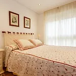 Gatu Villa Elvira Junto Al Hospital Y Playa 2 Dormit Y 2 Banos, Preferente Mayores De 25 Anos Y Familias